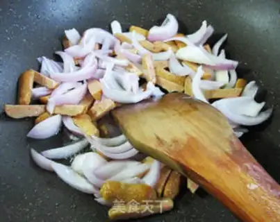 Make Sweet and spicy onions step 2