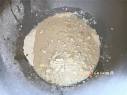 Make Potato-coloured rose buns step 1