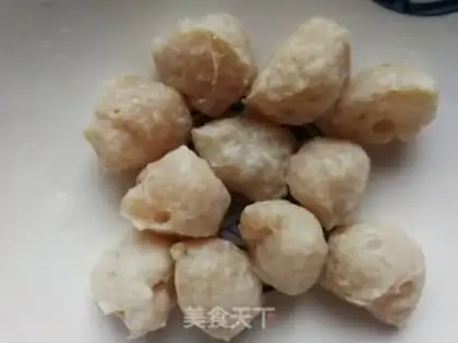 Make Chickenball soup for a yellow cabbage fan step 2