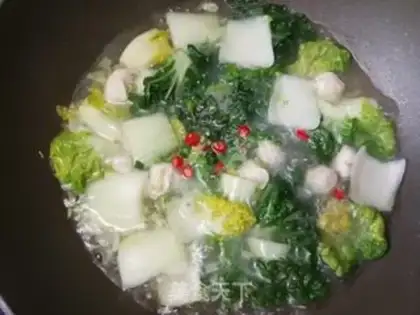 Make Chickenball soup for a yellow cabbage fan step 8