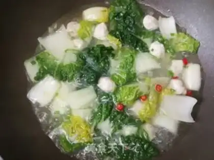 Make Chickenball soup for a yellow cabbage fan step 9