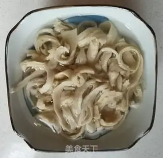 Make Scrambled hand tore noodles step 2