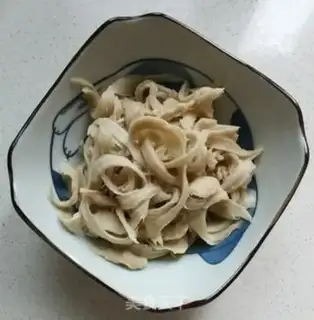 Make Scrambled hand tore noodles step 5