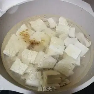 Make Tasty tofu soup step 1