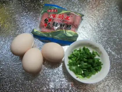 Make Fresh sausage fried eggs step 0