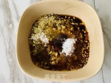Make Pyramid radish gravy step 2