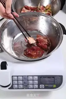 Make Sweet honey sauce and pork step 2