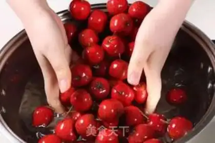 Make The appetizer sauce step 0