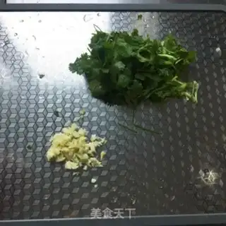 Make The cucumber with peanuts and rice step 2