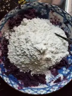 Make Black-sesame potato soup step 1