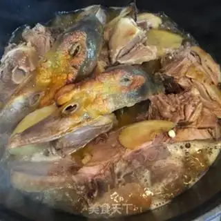 Make The old duck in the sauce step 4