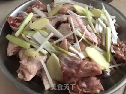 Make Foul chickens in the mountains step 4