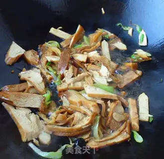 Make Bean-dried cabbage step 3