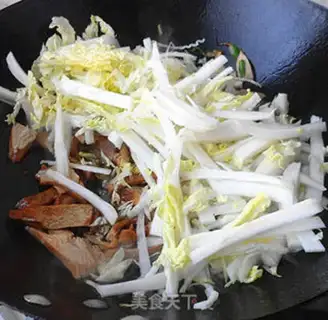 Make Bean-dried cabbage step 4