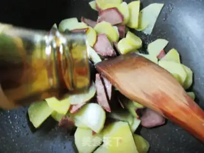 Make Potato chips with pig tongues step 5