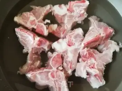 Make Worm Herbs Mountain spinal soup step 1