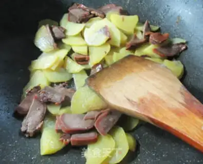 Make Potato chips with pig tongues step 6