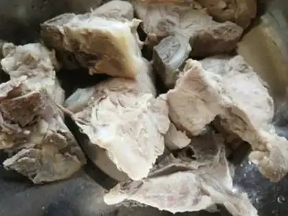 Make Worm Herbs Mountain spinal soup step 3
