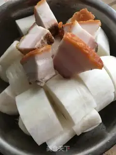 Make Scrambled radish soup step 1