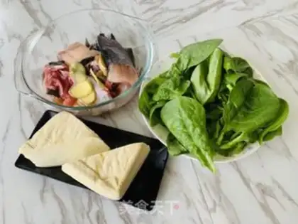 Make Pyramid fish, tofu, eardrum soup step 0
