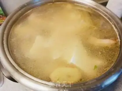 Make Pyramid fish, tofu, eardrum soup step 2