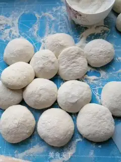 Make Powder pork buns step 7