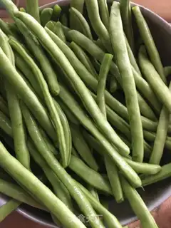Make Garlic beans step 0