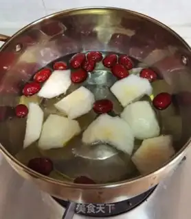 Make "Red dates, Sydney apple soup." step 5