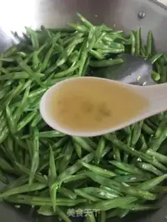Make Garlic beans step 5