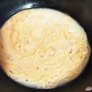 Make Medium Italy Noodles step 1