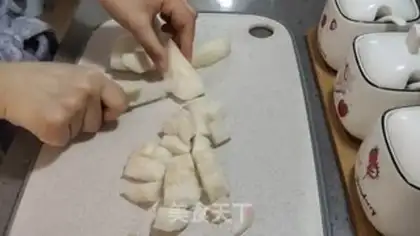Make Silver spoons of ice cream and Sydney step 5