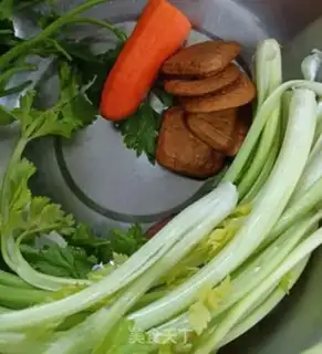 Make Tea-dry celery and carrots step 0