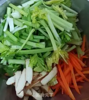 Make Tea-dry celery and carrots step 1