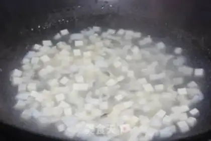Make The pearls are white step 5