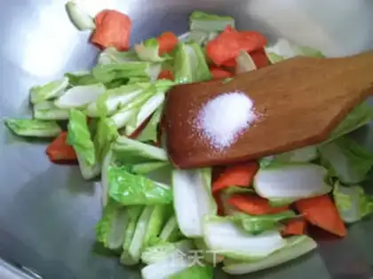 Make Oil and carrots step 4