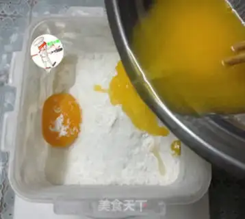 Make Egg cheese pumpkina step 1