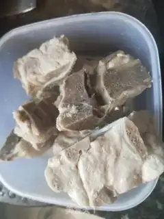Make Pork bone rat root soup step 1