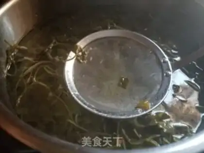 Make Pork bone rat root soup step 4