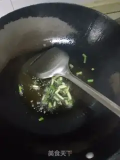 Make Golden mushrooms and green vegetables step 1