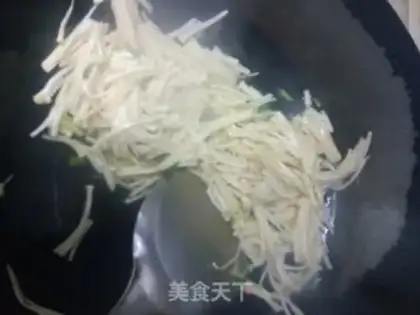 Make Golden mushrooms and green vegetables step 3