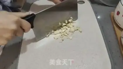 Make Orchid fried ham sausage step 2