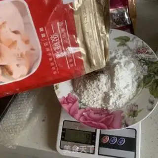Make Spider crackers step 2