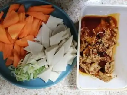 Make Meatloaf burning tofu carrots step 3