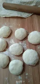 Make radish and pink buns step 2