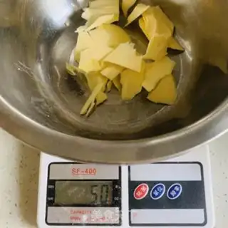 Make Spider crackers step 4