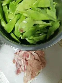 Make Five flowers for lentils step 2