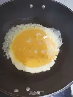Make Tomato fried eggs step 2