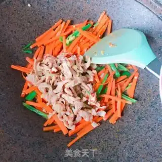 Make Carrot and skinny meat step 5