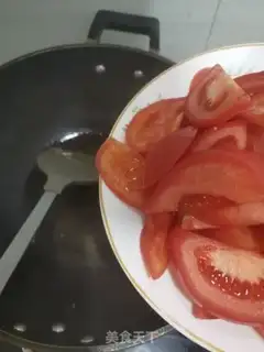 Make Tomato fried eggs step 3