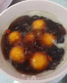 Make Red sugar, red potato balls step 6